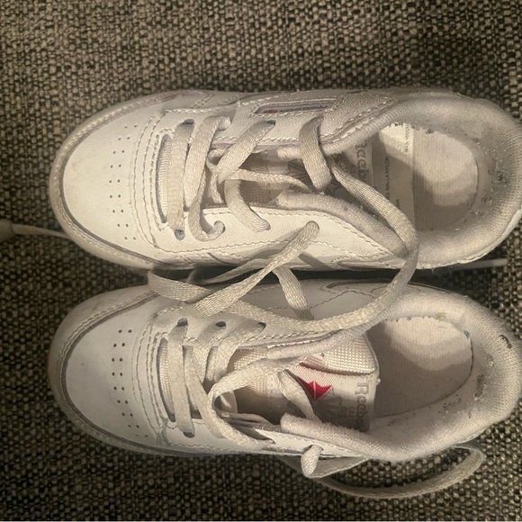 Reebok Classic Leather Court Sneaker Sz 7 - Picture 2 of 4